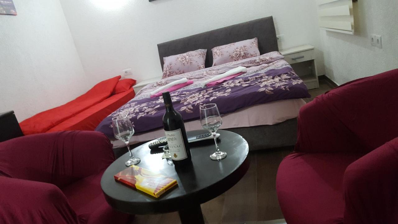 Apartments F Подгорица Экстерьер фото