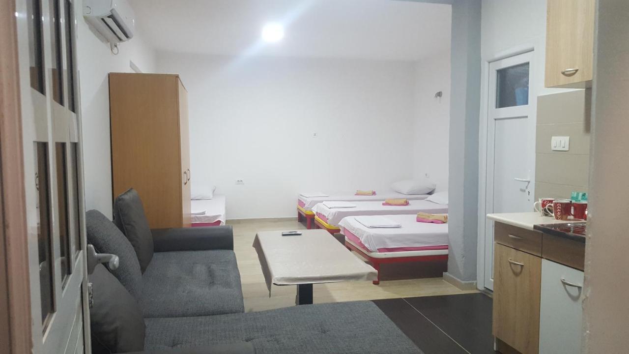 Apartments F Подгорица Экстерьер фото